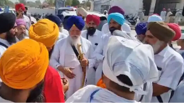 ਗੁਰਦੁਆਰਾ ਸਾਹਿਬ ਵਿੱਚ ਲੱਗੀ ਅੱਗ: ਸ੍ਰੀ ਗੁਰੂ ਗ੍ਰੰਥ ਸਾਹਿਬ ਦੇ 4 ਸਰੂ