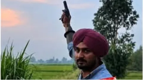 ਬ੍ਰੇਕਿੰਗ ਨਿਊਜ਼ ਪਿਸਤੌਲ ਨਾਲ ਫਾਇਰ