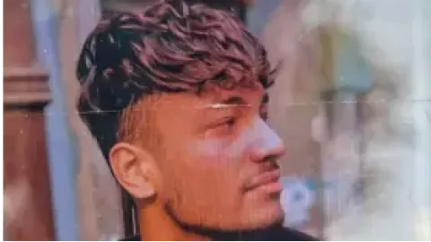 ਫੀਲਡਗੰਜ ਵਿੱਚ ਨੌਜਵਾਨ ਨੇ ਕੀਤਾ ਸੁ