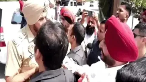 ਸੀਐੱਮ ਦੇ ਕਾਫ਼ਲੇ  ਤੇ ਪੂਰਵ ਕੇਂਦਰ