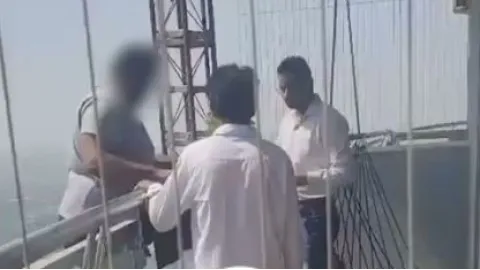 ਨੌਜਵਾਨ ਨੇ 43ਵੀਂ ਮੰਜ਼ਿਲ ਤੋਂ ਕੁੱ