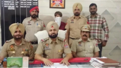 110 ਗ੍ਰਾਮ ਹੈਰੋਇਨ, 61 ਗ੍ਰਾਮ ਆਈਸ