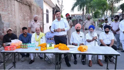 ਜਲੰਧਰ ਵਿੱਚ ਪਾਰਸ਼ਦ ਪਤੀ ਤੇ ਜਾਤੀਸ