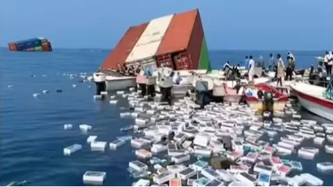 ਹੋਰਮੁਜ਼ ਜਲਡਮਰੂਮੱਧ ਚ ਡੁੱਬੇ ਕਾਰਗ