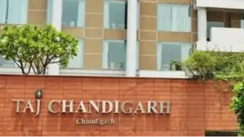ਚੰਡੀਗੜ੍ਹ ਦੇ ਇੱਕ ਪ੍ਰਮੁੱਖ ਹੋਟਲ ਵ